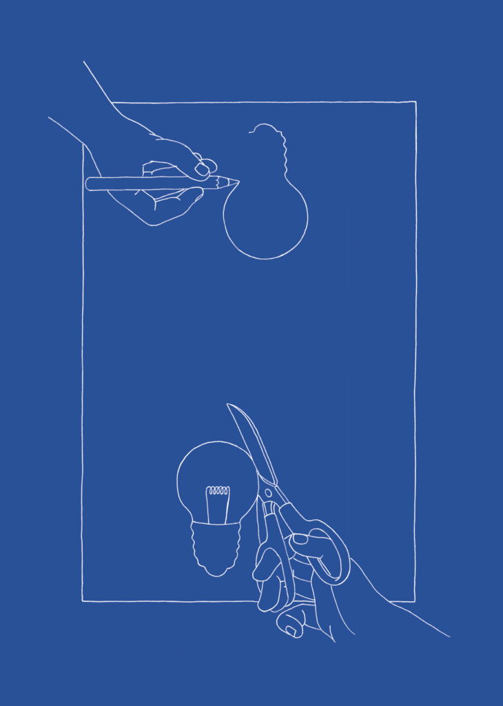 Conceptual Illustration Umsetzung: Eine Hand zeichnet eine Glühbirne, die andere schneidet sie mit der Schere aus